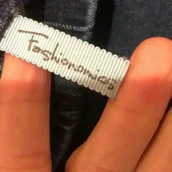 Fashionomics dark denim pull-on flare pant size medium. In great condition! - Picture 3 of 7